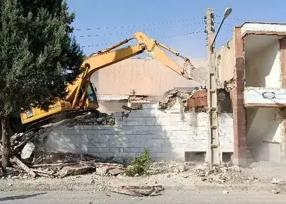 تخریب وخاکبرداری ساختمان باوجدان قیمت مناسب تضمینی|خدمات پیشه و مهارت|کرمانشاه, |دیوار