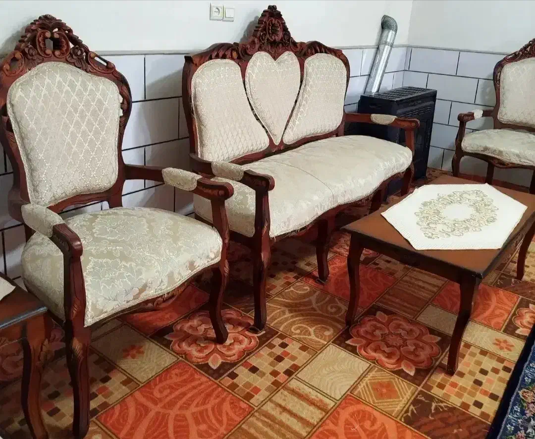 مبل سلطنتی نه نفره|مبلمان خانگی و میز عسلی|قم, چهل درخت‎|دیوار