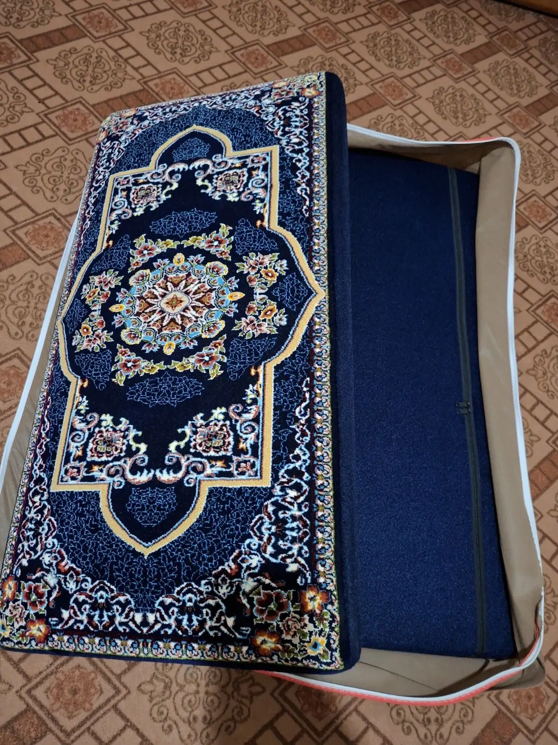 پشتی|پشتی|چهاردانگه (تهران), |دیوار