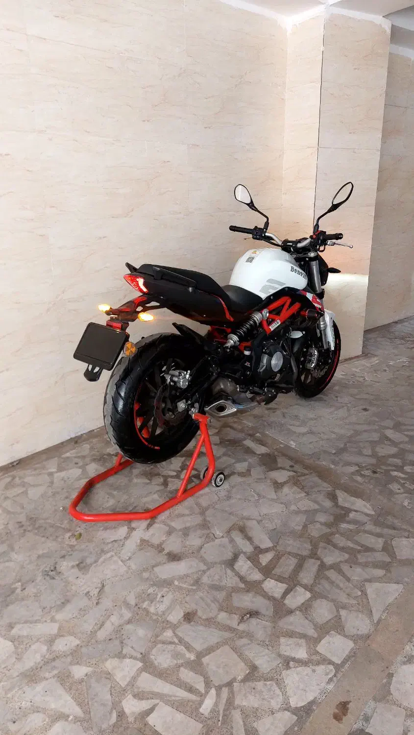 بنلی 300 1402|موتورسیکلت|رشت, ساغری سازان|دیوار