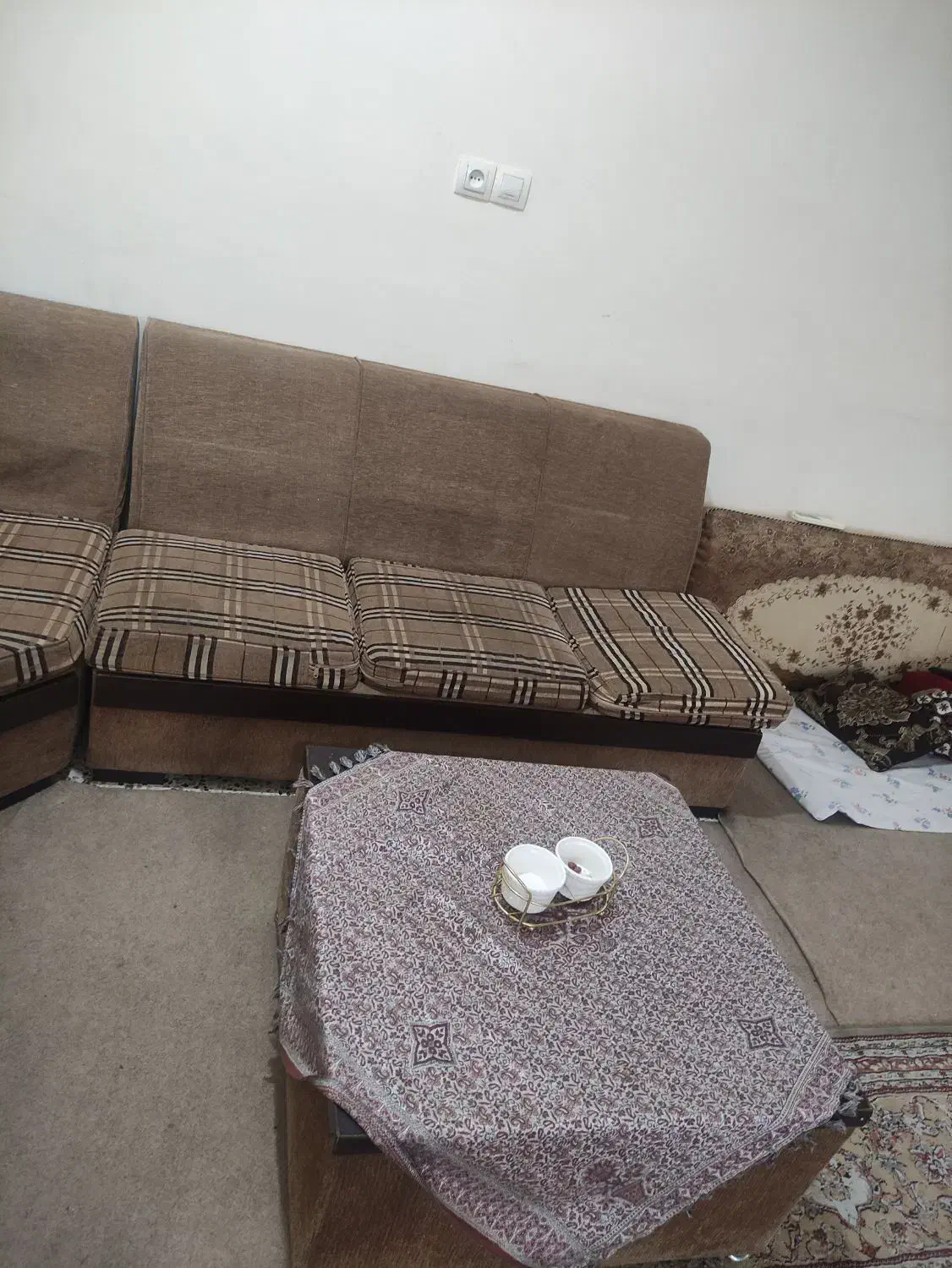 مبل هفت نفره بامیز.|مبلمان خانگی و میز عسلی|شوش, |دیوار