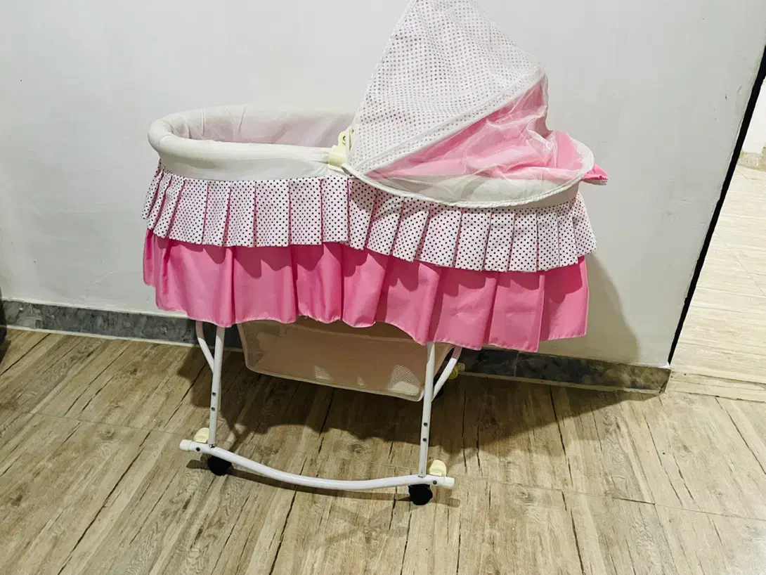 تخت بچه|تخت و صندلی بچه|رشت, حمیدیان|دیوار