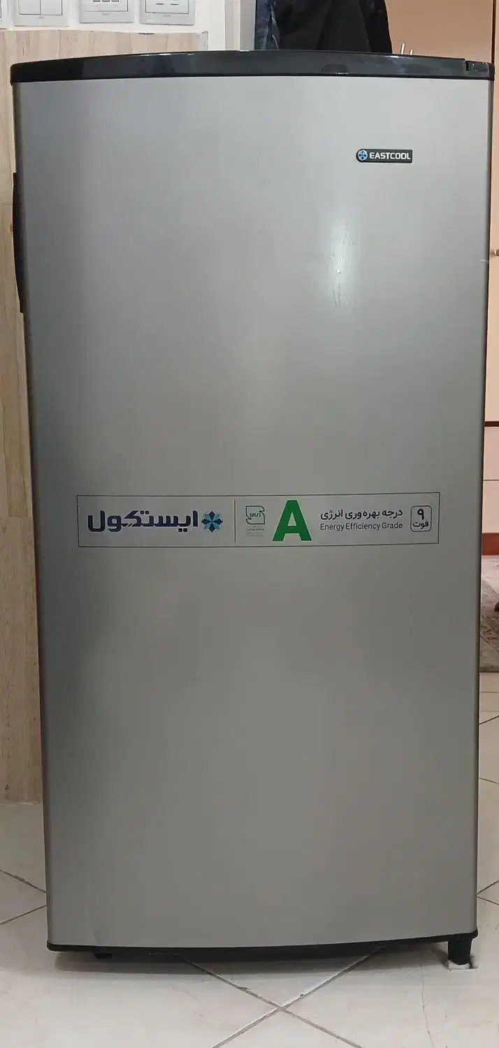 یخچال ایستکول ۹ اینچ هتلی. رنگ‌ سیلور. ۶ماه کارکرد|یخچال و فریزر|تهران, هفت چنار|دیوار