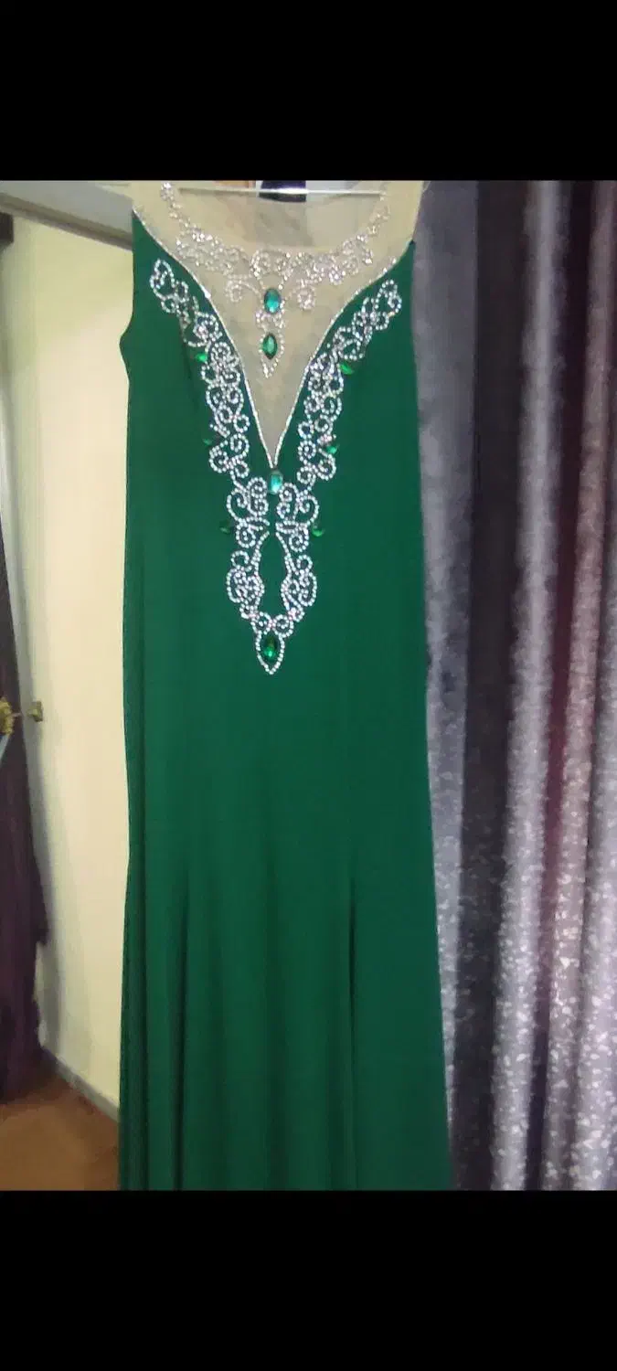 لباس مجلسی که اصلا پوشیده نشده نو میباشد|لباس|تهران, فلاح|دیوار