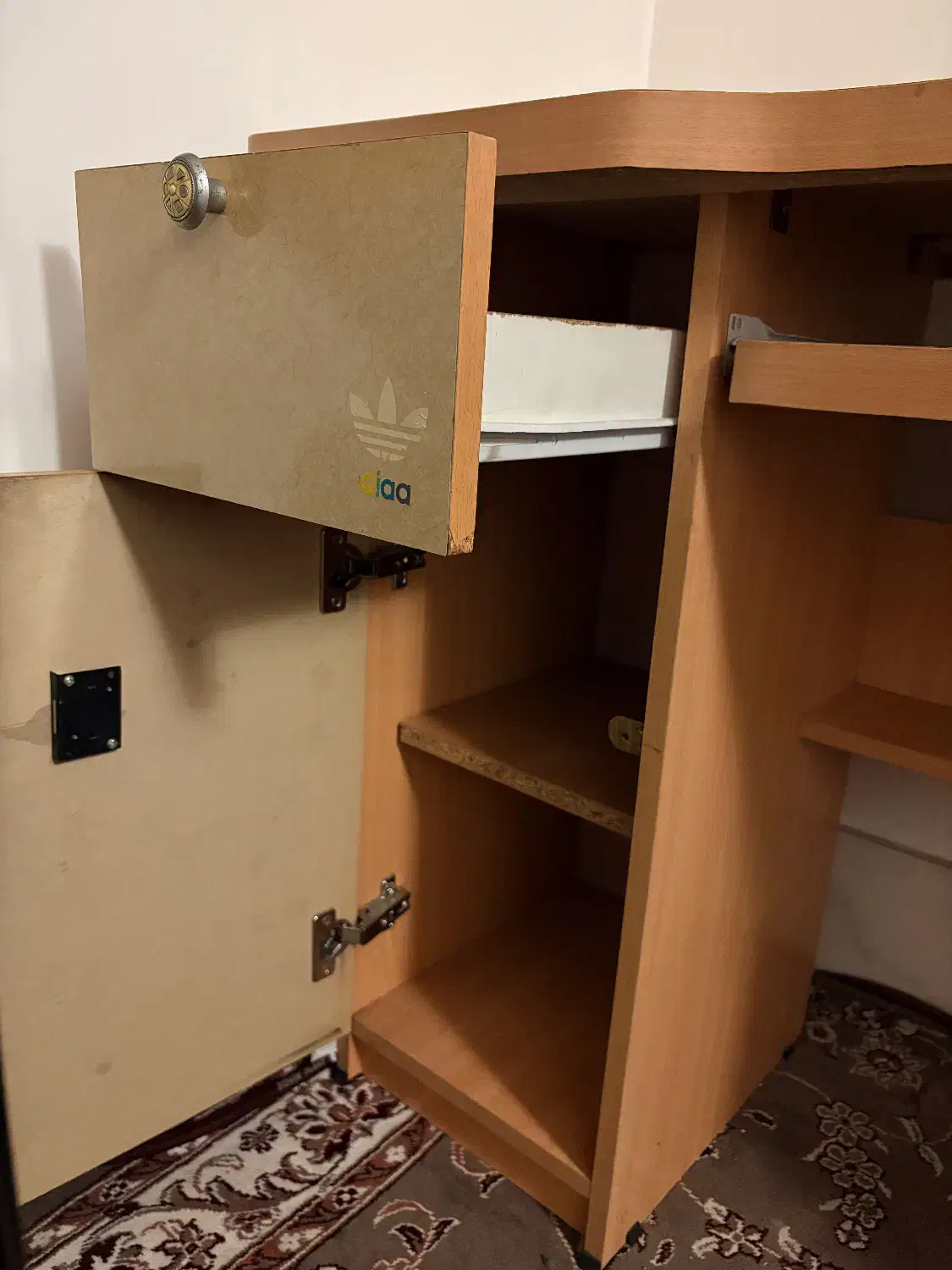 میز|میز تحریر و کامپیوتر|قم, شاه ابراهیم|دیوار