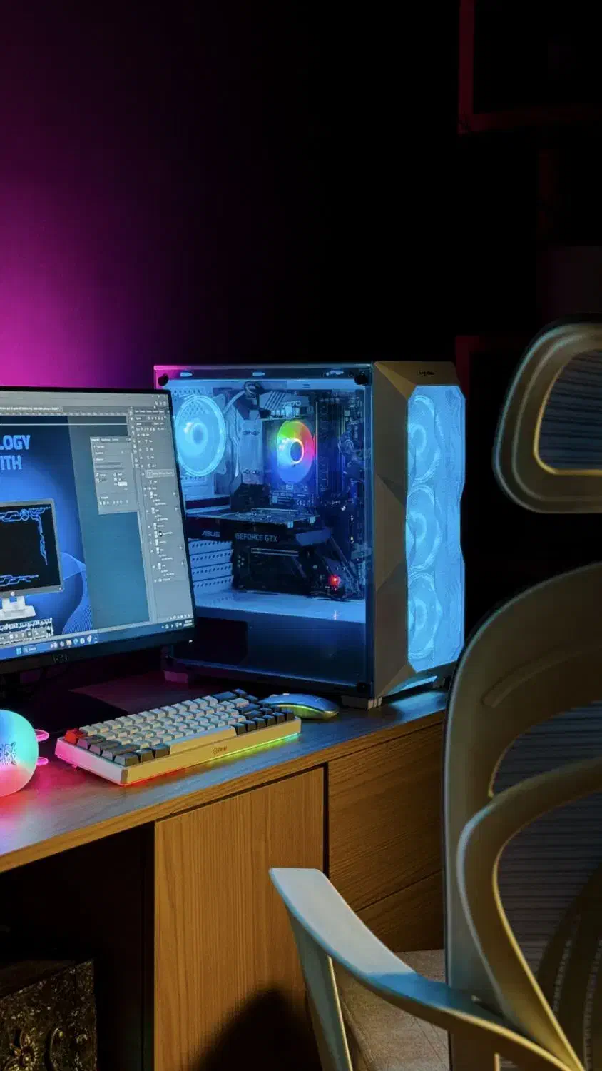 کیس سفید مناسب بازی و طراحی اقساطی|رایانه رومیزی|قم, بنیاد|دیوار