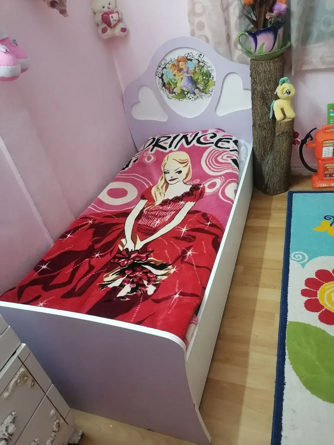 کمد و تخت|تخت و سرویس خواب|زبرخان, |دیوار