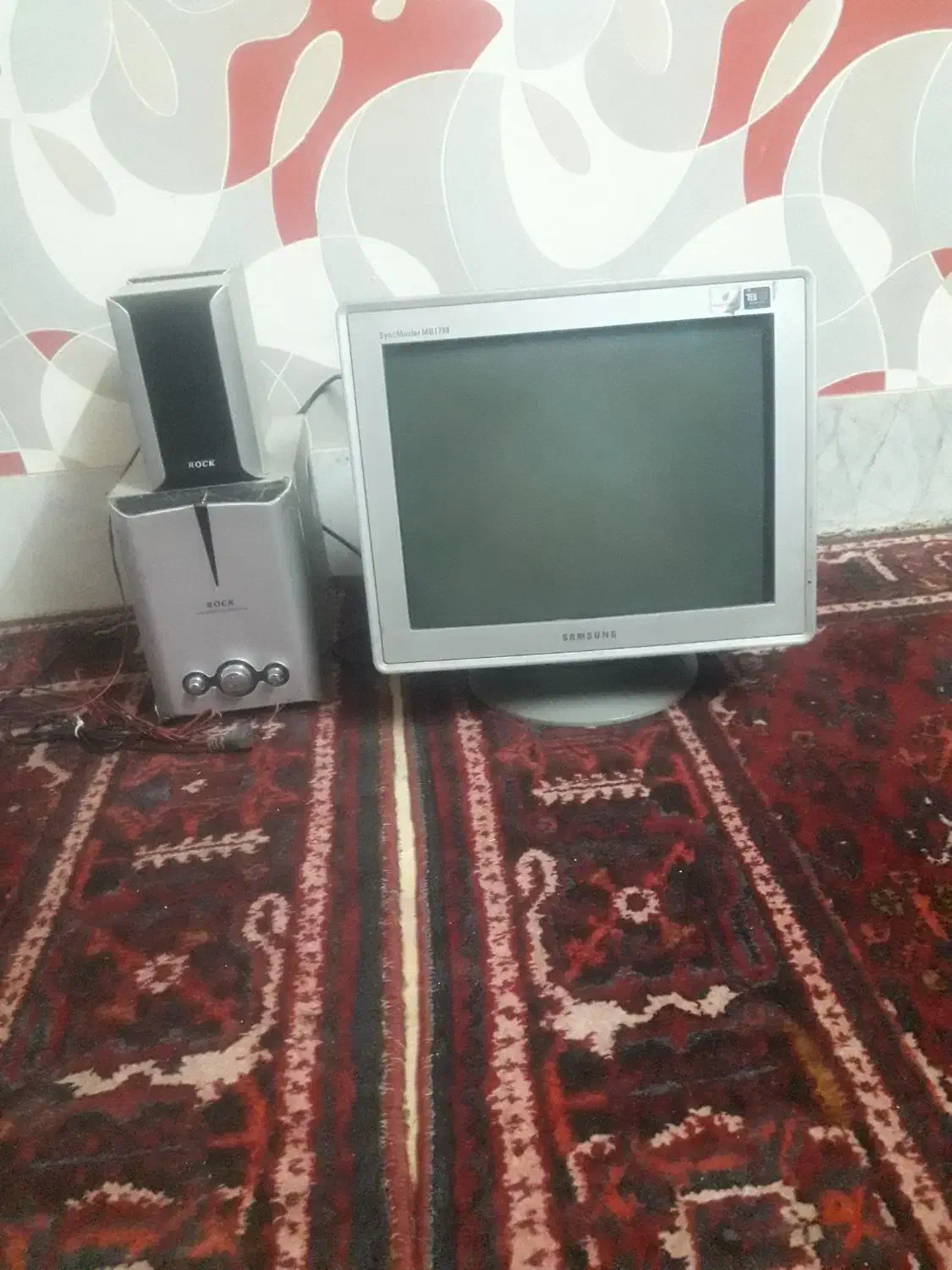 مانیتور به همراه ساب دوعدد باند|قطعات و لوازم جانبی رایانه|کاشان, آیت الله سعیدی|دیوار