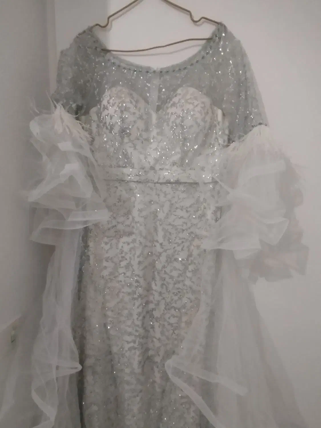 لباس مجلسی|لباس|اندیشه, اندیشه فاز ۲|دیوار