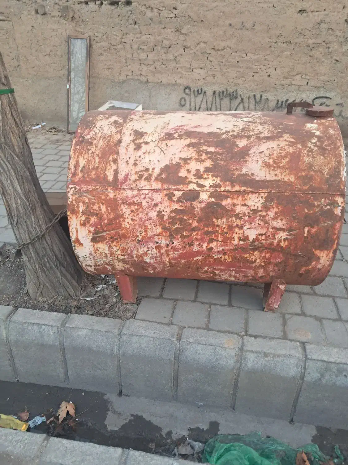 تانکر ۱۰۰۰|ابزارآلات|مرند, |دیوار