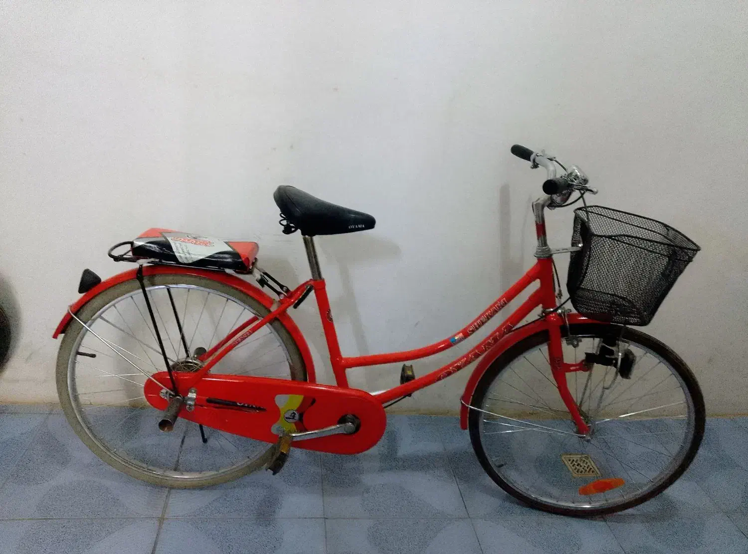 دوچرخه در حد نو|دوچرخه، اسکیت، اسکوتر|نیشابور, میدان حافظ|دیوار