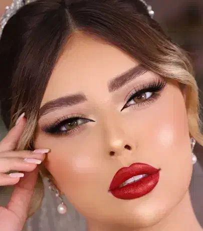 میکاپ شنیون|خدمات آرایشگری و زیبایی|بروجرد, |دیوار
