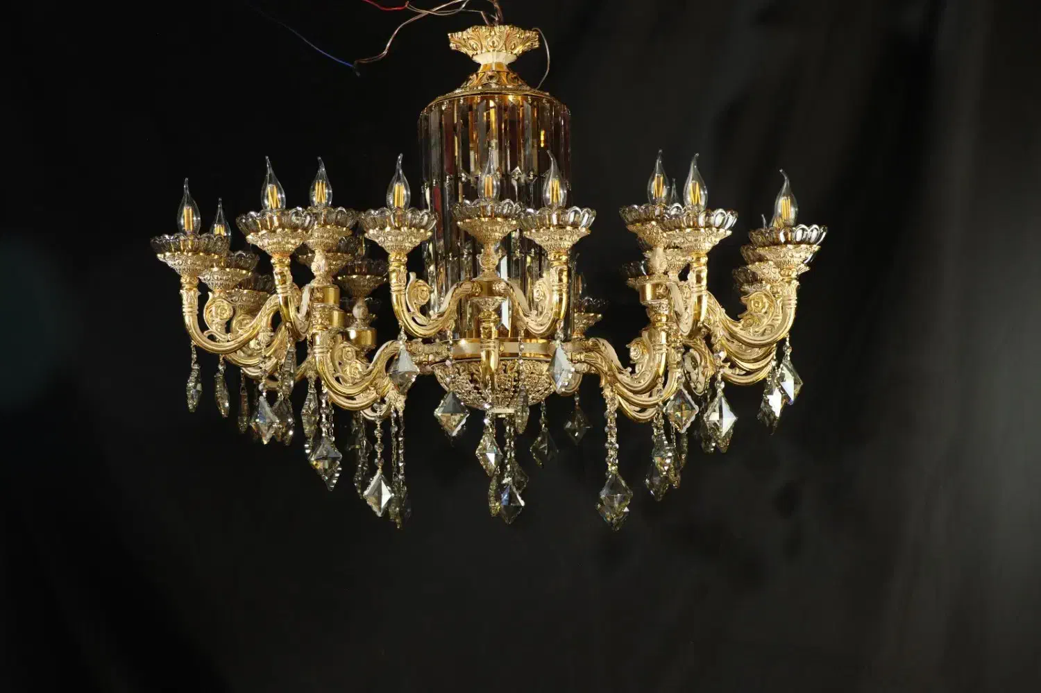 تولیدی لوستر در ارومیه(مدرن و برنزی سنگین و سبک)|لوستر و چراغ آویز|ارومیه, |دیوار