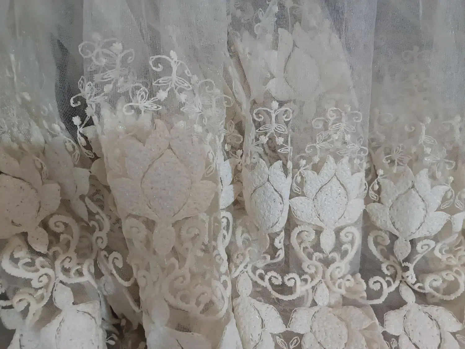 پرده حریر گلدوزی|پرده، رانر، رومیزی|اهواز, کیانشهر|دیوار