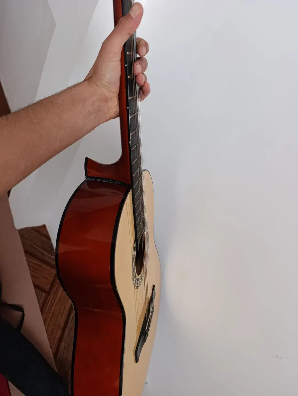 گیتار خارجی|گیتار، بیس، امپلیفایر|چناران, |دیوار