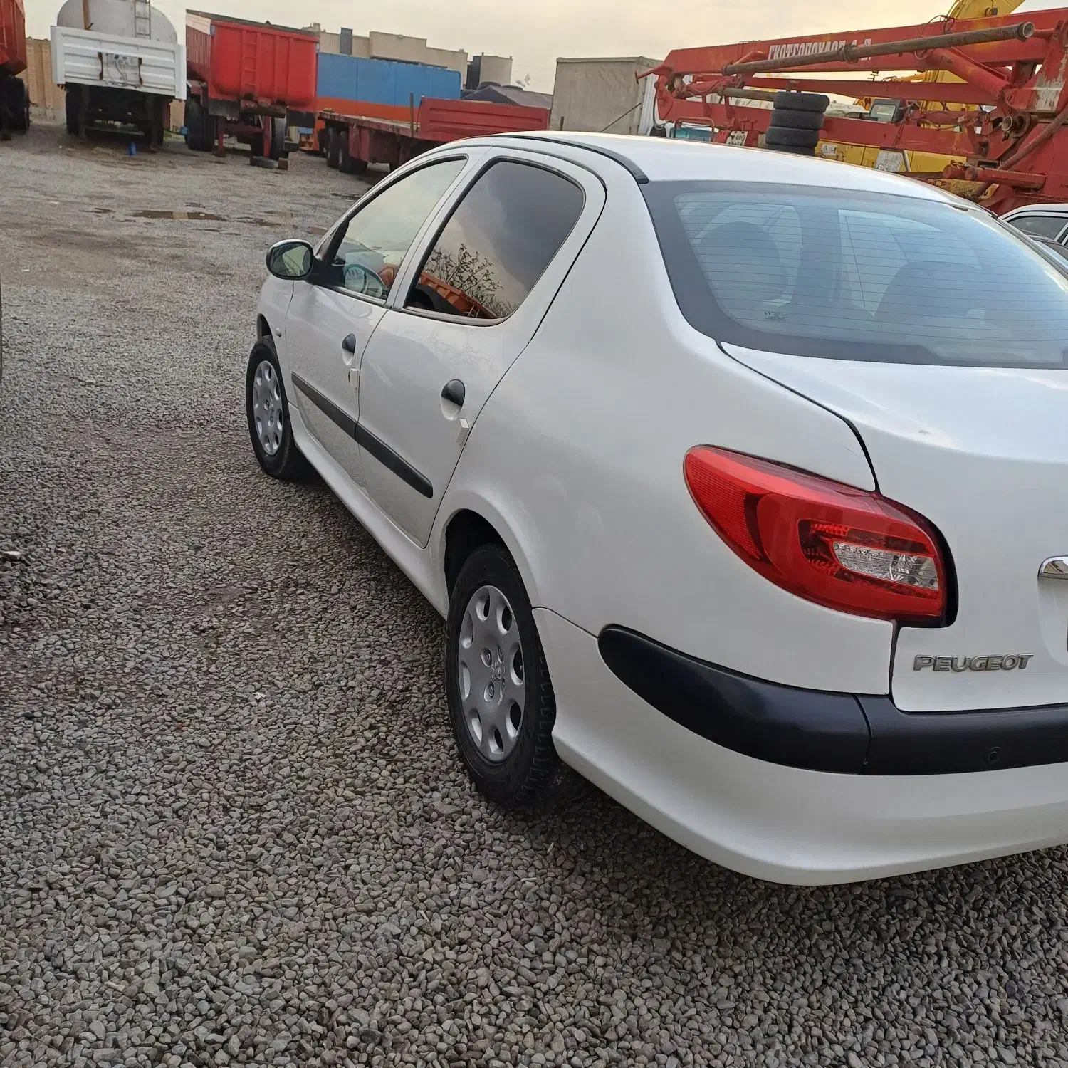 پژو ۲۰۶ وی ۸|خودرو سواری و وانت|اسلام‌شهر, ملک‌آباد|دیوار