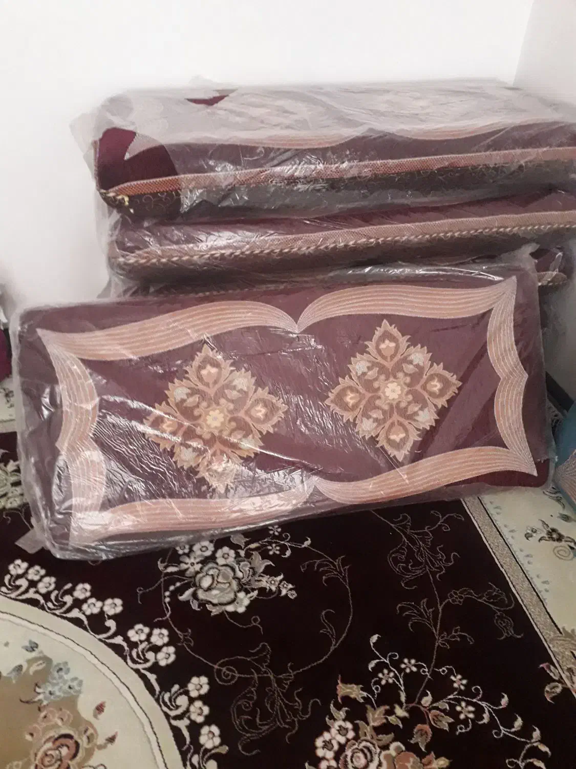 پشتی|پشتی|کوهدشت, |دیوار