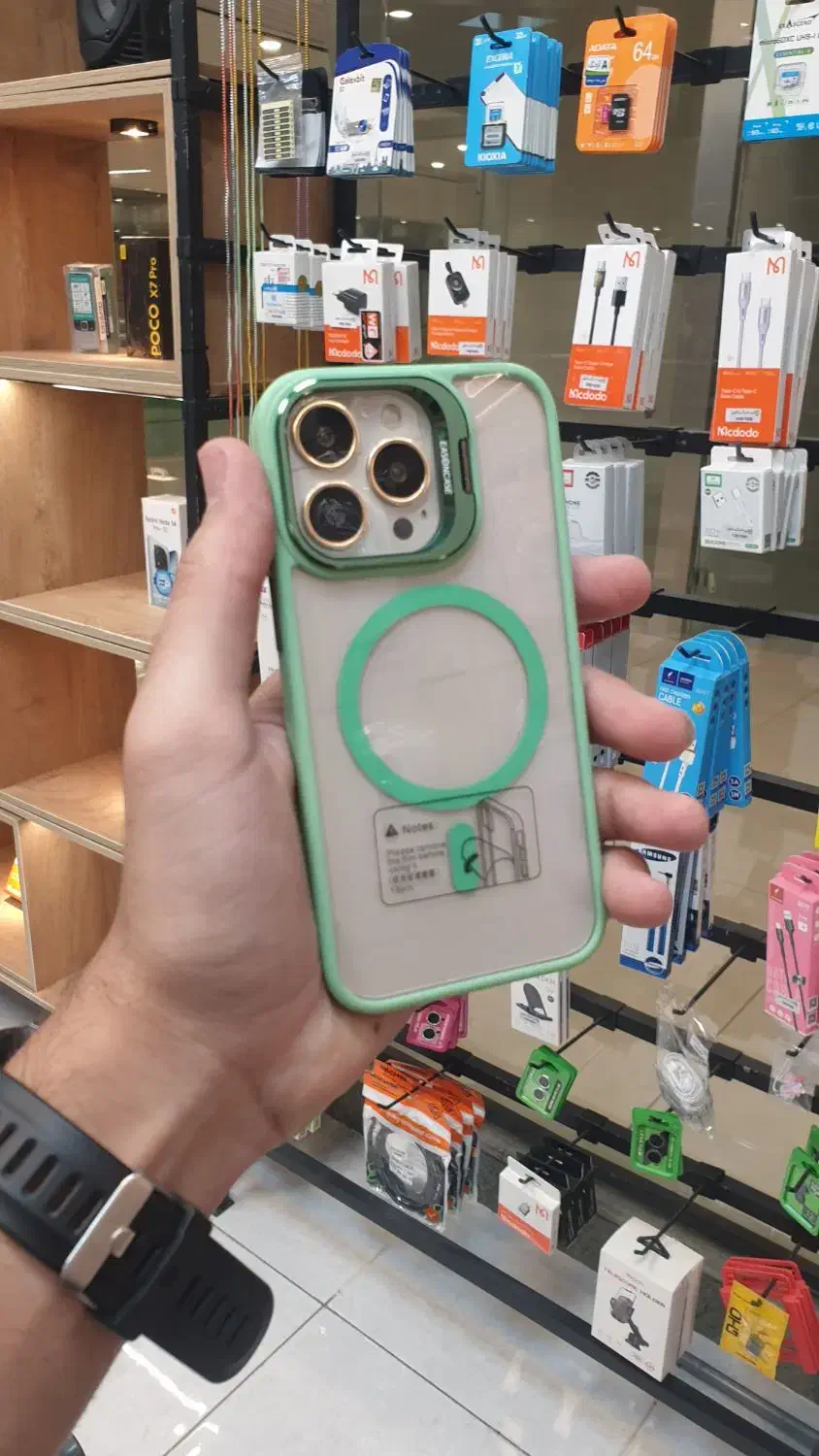 قاب گوشی ایفون به همراه محافظ لنز. تیس استور|لوازم جانبی موبایل و تبلت|بجنورد, |دیوار