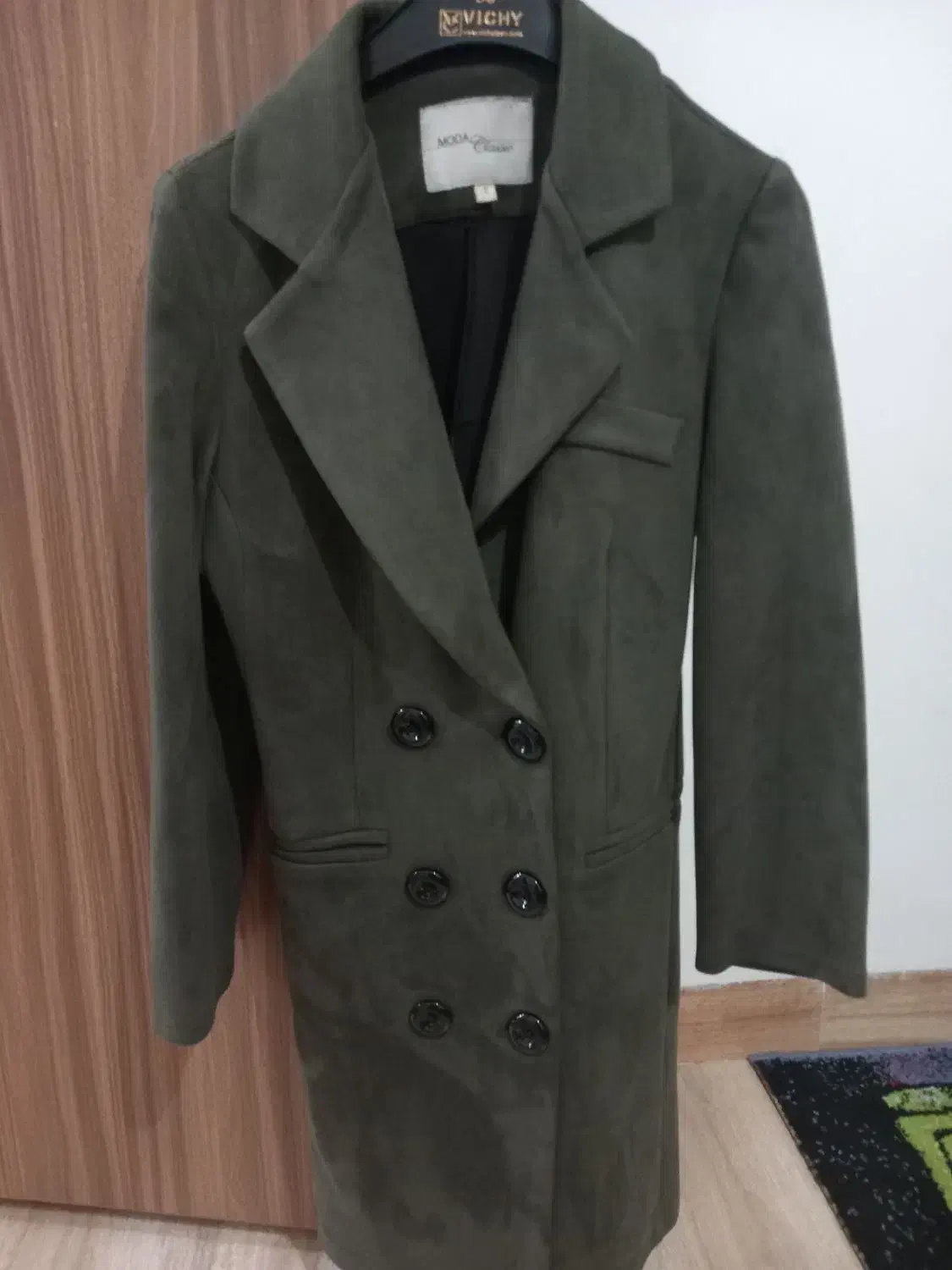 پالتو وبارانی|لباس|سلماس, |دیوار