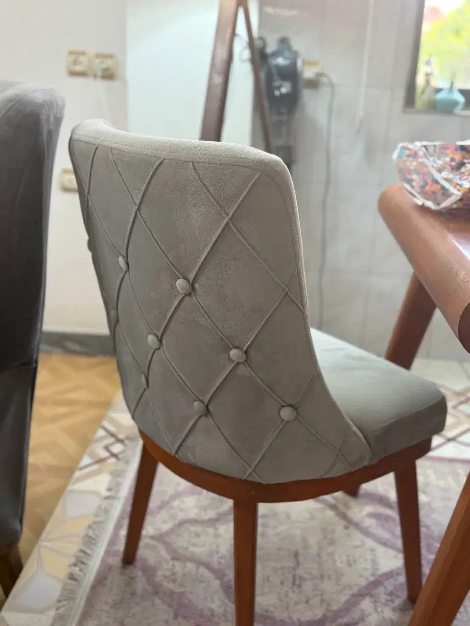 مبل راحتی همراه ۴تاصندلی ۲۰/۰۰۰/۰۰۰تومان|مبلمان خانگی و میز عسلی|لنگرود, |دیوار