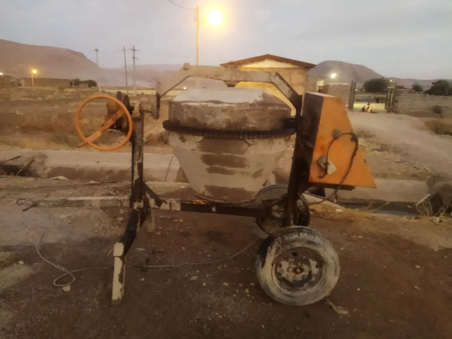 میکسر بلوک زن بتونیر|ماشینآلات صنعتی|بیرانوند, |دیوار