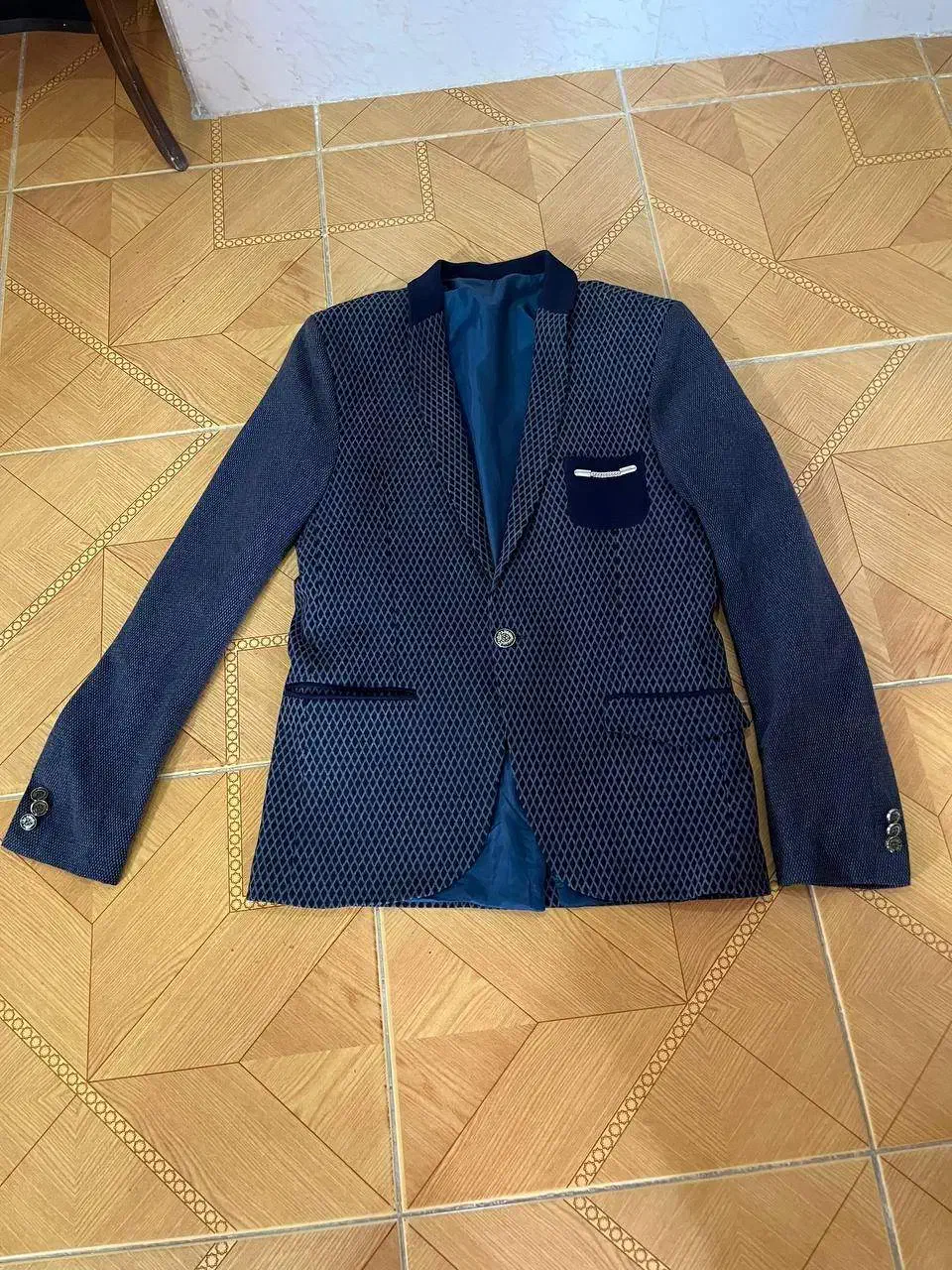 کت تک|لباس|آبیک, |دیوار