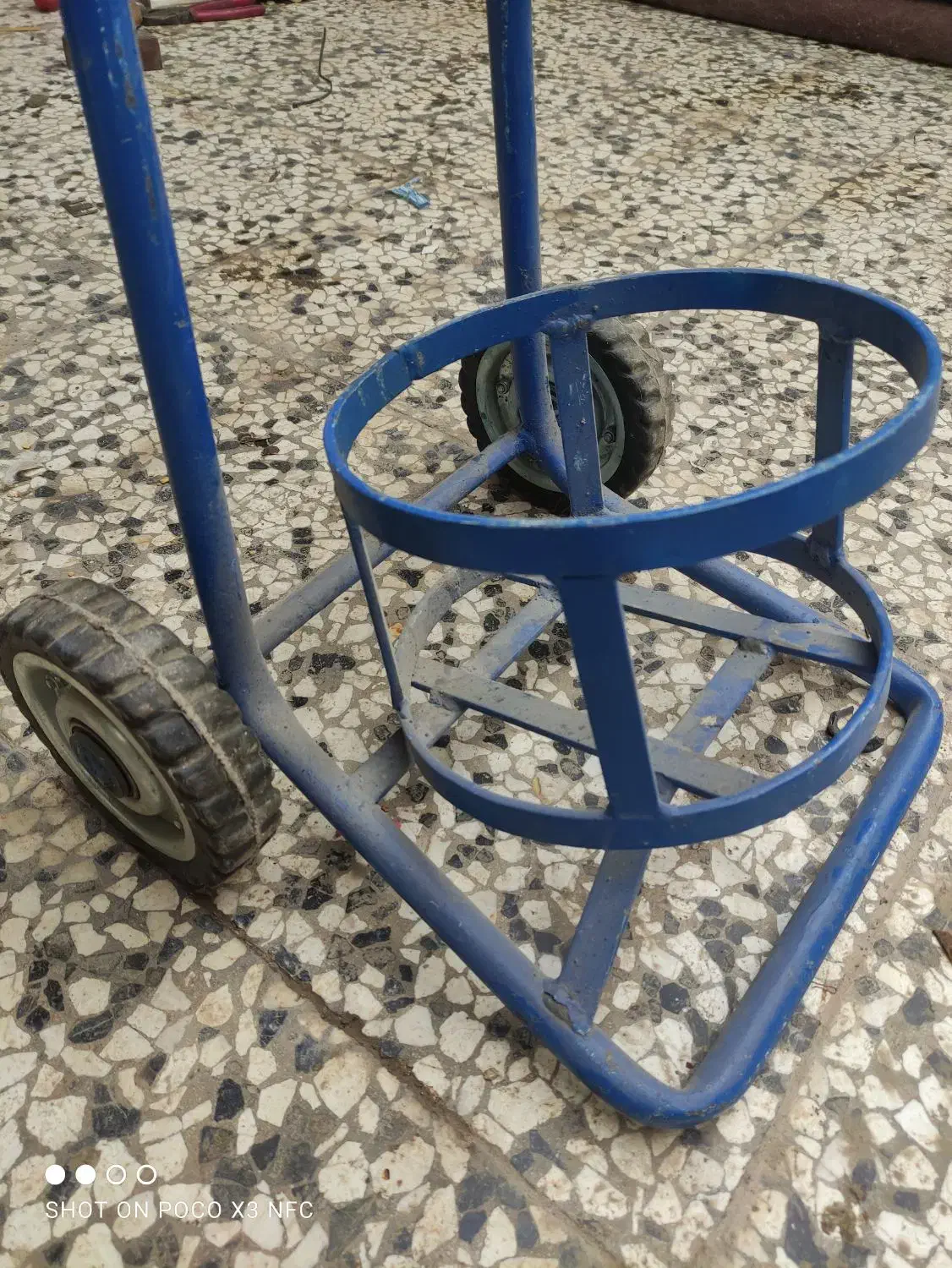 چرخ حمل کپسول چرخدار اهنی|پزشکی|گنبد کاووس, |دیوار