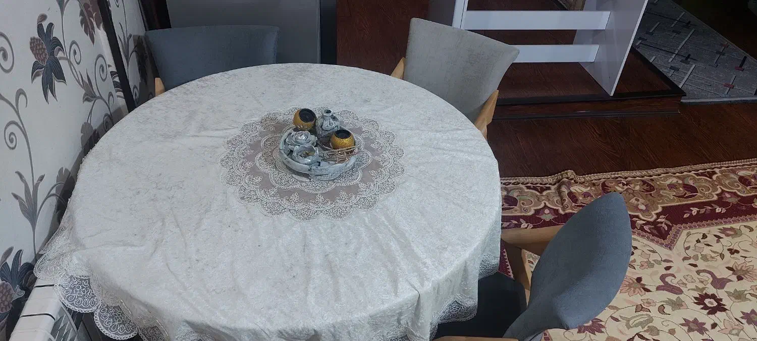 میز نهارخوری بدون صندلی جنسش چوب راش|میز و صندلی غذاخوری|شیراز, محراب|دیوار