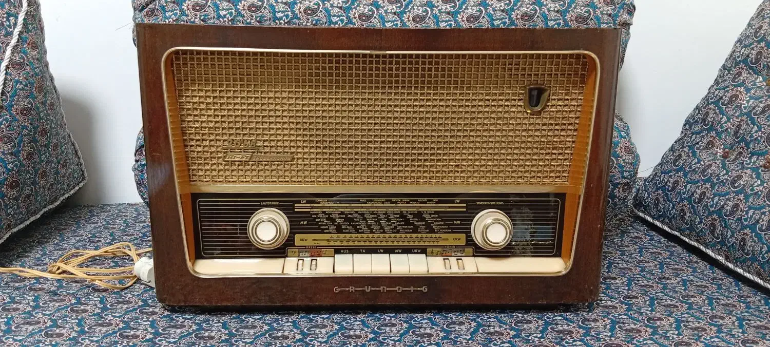 رادیو قدیمی|کلکسیون اشیاء عتیقه|سنندج, |دیوار