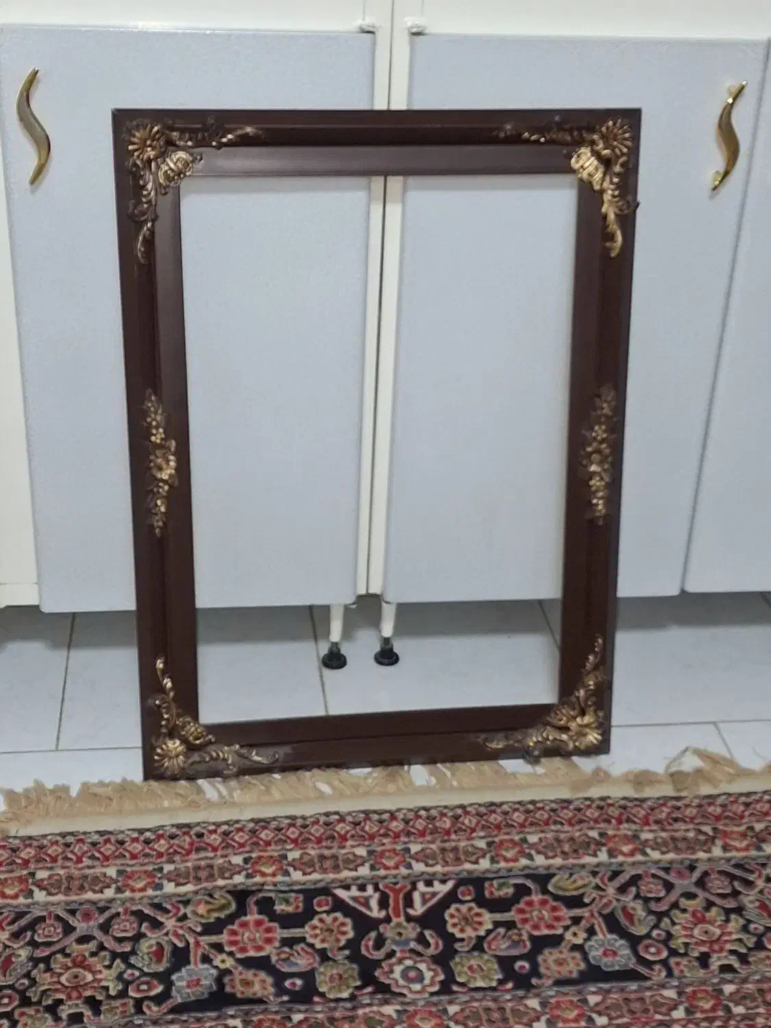 قاب مناسب برای تابلو فرش وگلدان بهمراه گل|صنایع دستی و سایر لوازم تزئینی|قم, گلزار|دیوار