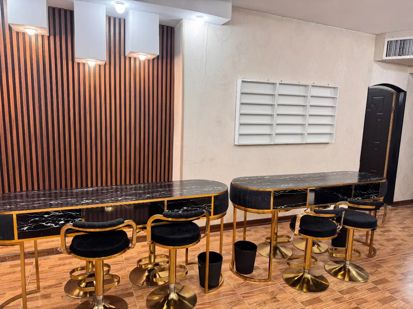 اجاره لاین سالن زیبایی|خدمات آرایشگری و زیبایی|مشهد, چهارچشمه|دیوار