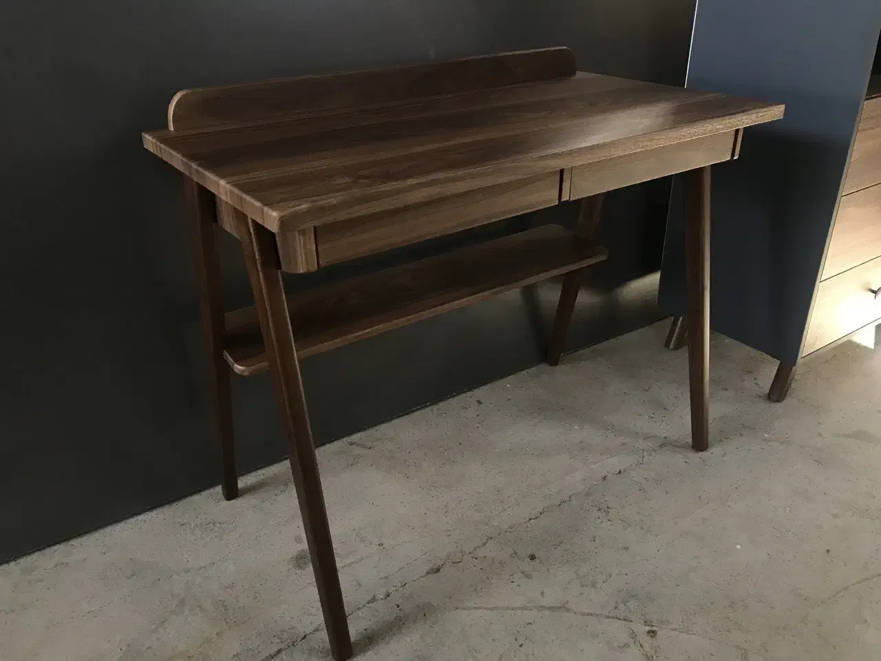 میز تحریر|میز تحریر و کامپیوتر|نظرآباد, نظرآباد|دیوار