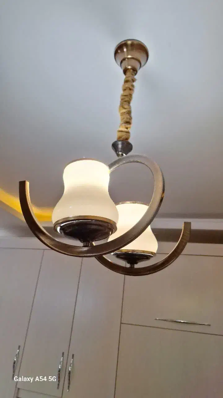 لوستر در حد نو|لوستر و چراغ آویز|مشهد, هنرور|دیوار