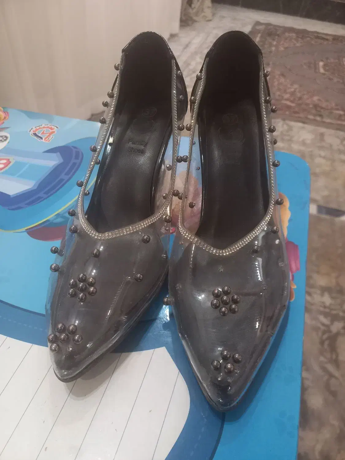 کفش مجلسی زیبا|کیف، کفش، کمربند|تربت جام, باغ سنگان سفلی|دیوار