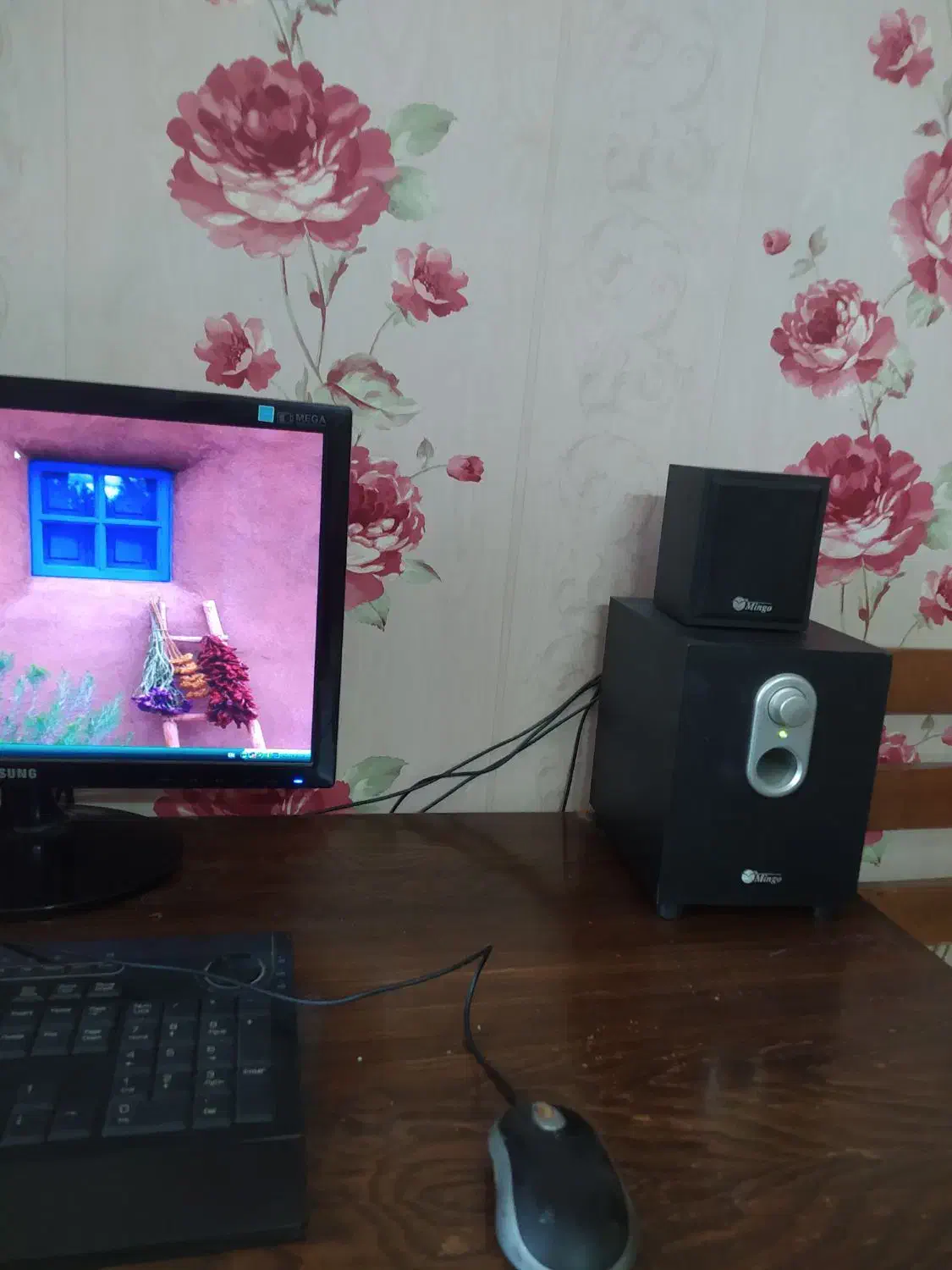 کامپیوتر|رایانه رومیزی|دورود, |دیوار