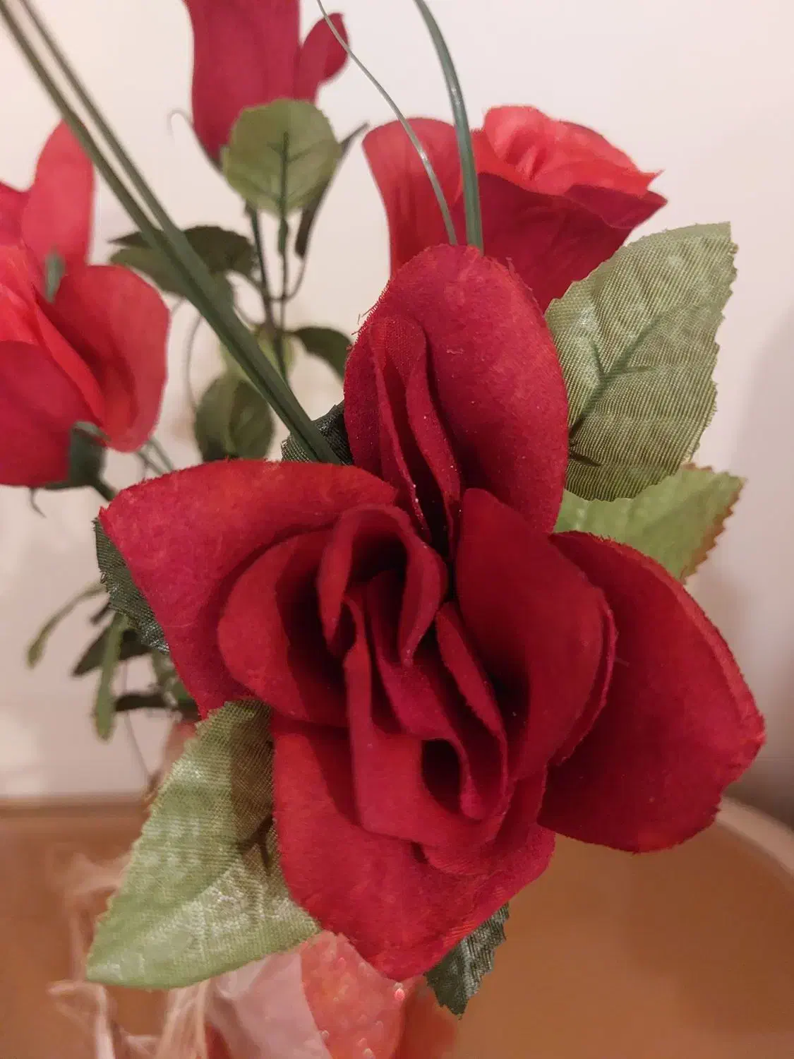 تعدادی تزیئنات گل و گلدان، جا شمعی ،وسایل دکوراتیو|گل مصنوعی|تهران, مجیدیه|دیوار