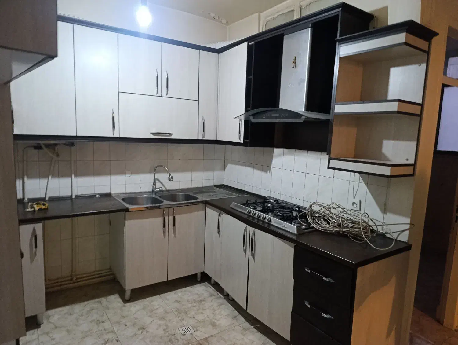 40 متر-تک واحدی -ط اول - تخلیه-تا مترو ۲ دقیقه