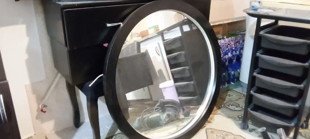 آینه|آرایشگاه و سالن‌های زیبایی|تویسرکان, |دیوار