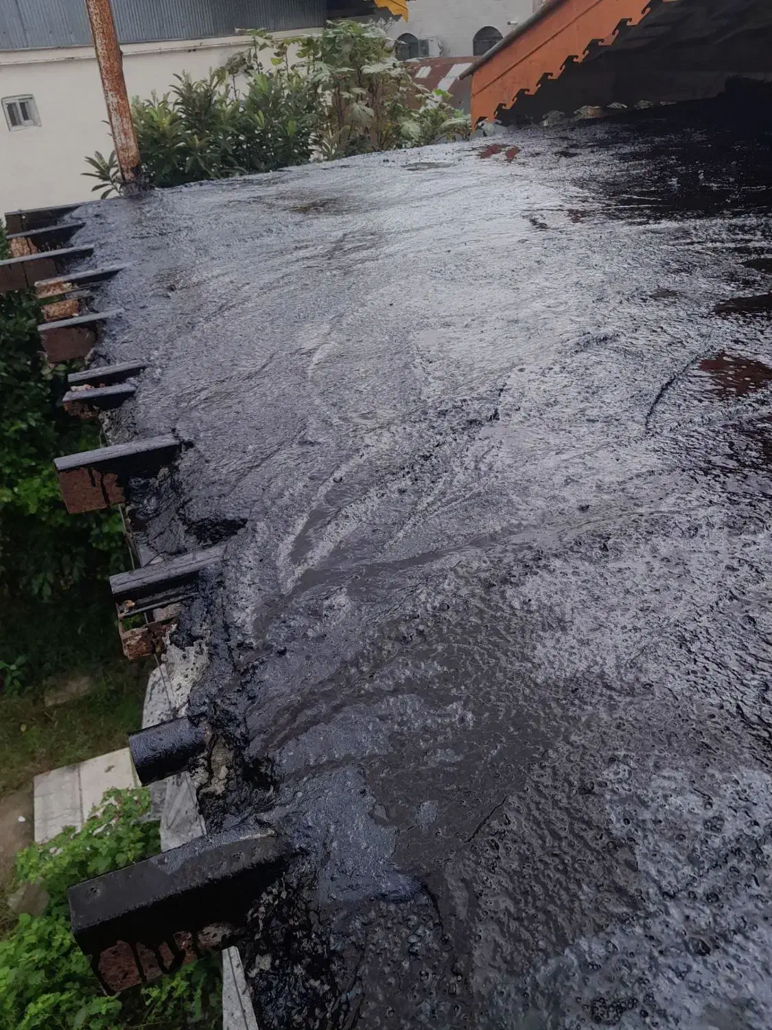 قیر مایع سرد جایگزین ایزوگام نصب کولر گازی جوشکاری|خدمات پیشه و مهارت|رشت, جانبازان|دیوار