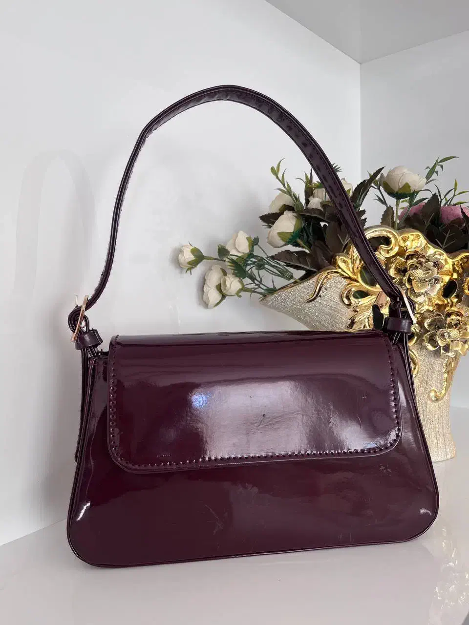 کیف|کیف، کفش، کمربند|نیشابور, بزرگمهر|دیوار