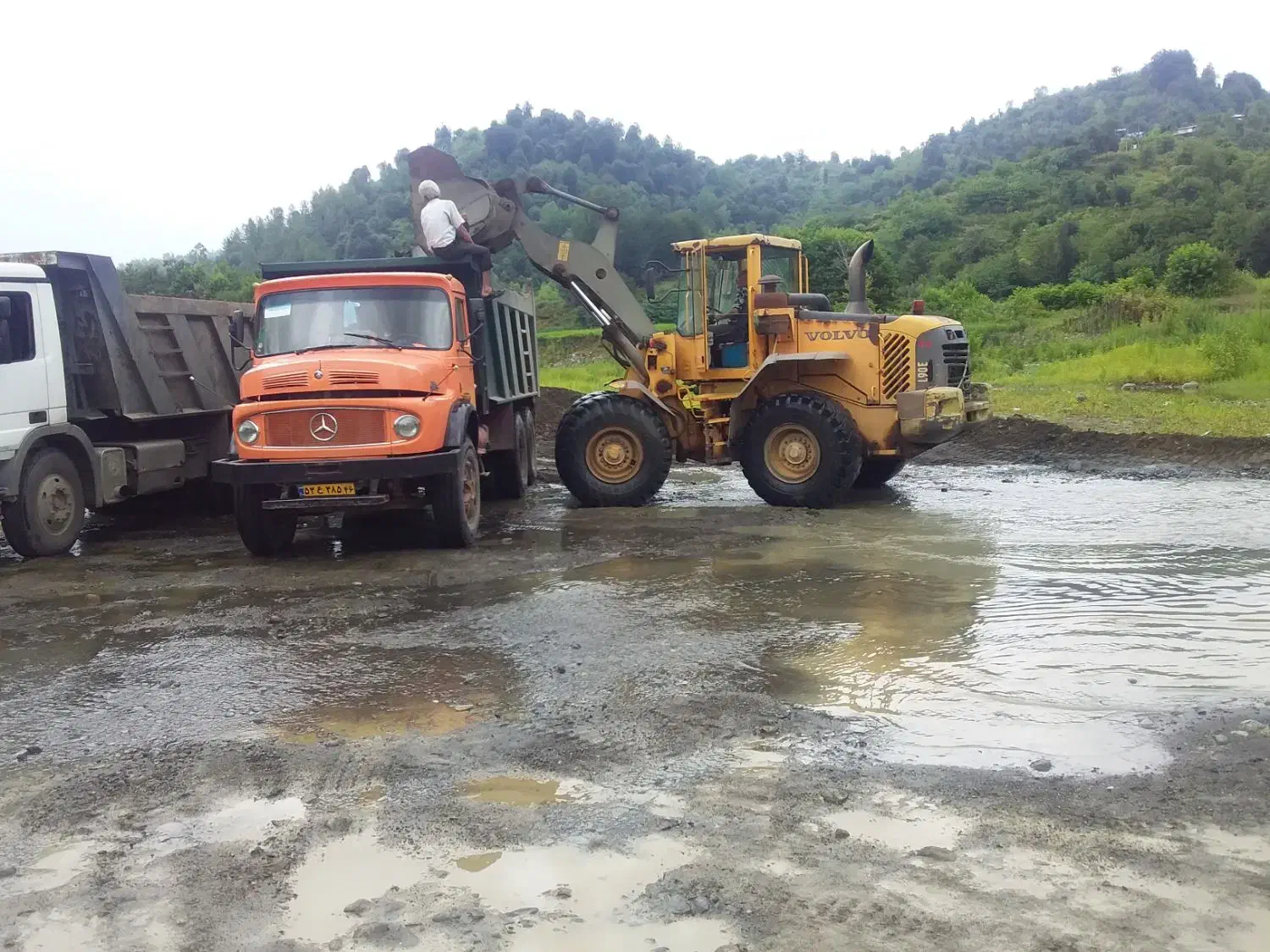 بورس و حمل و نقل شن و ماسه و...|خدمات حمل و نقل|لنگرود, |دیوار