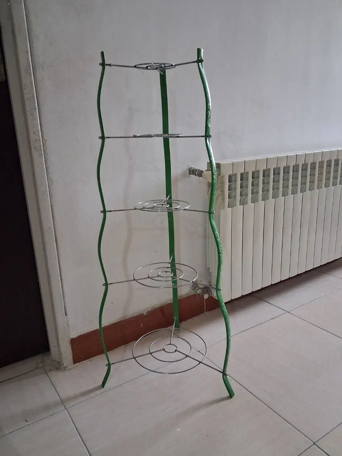 پایه قابلمه|آبچکان و نظمدهنده ظروف|خرمآباد, |دیوار