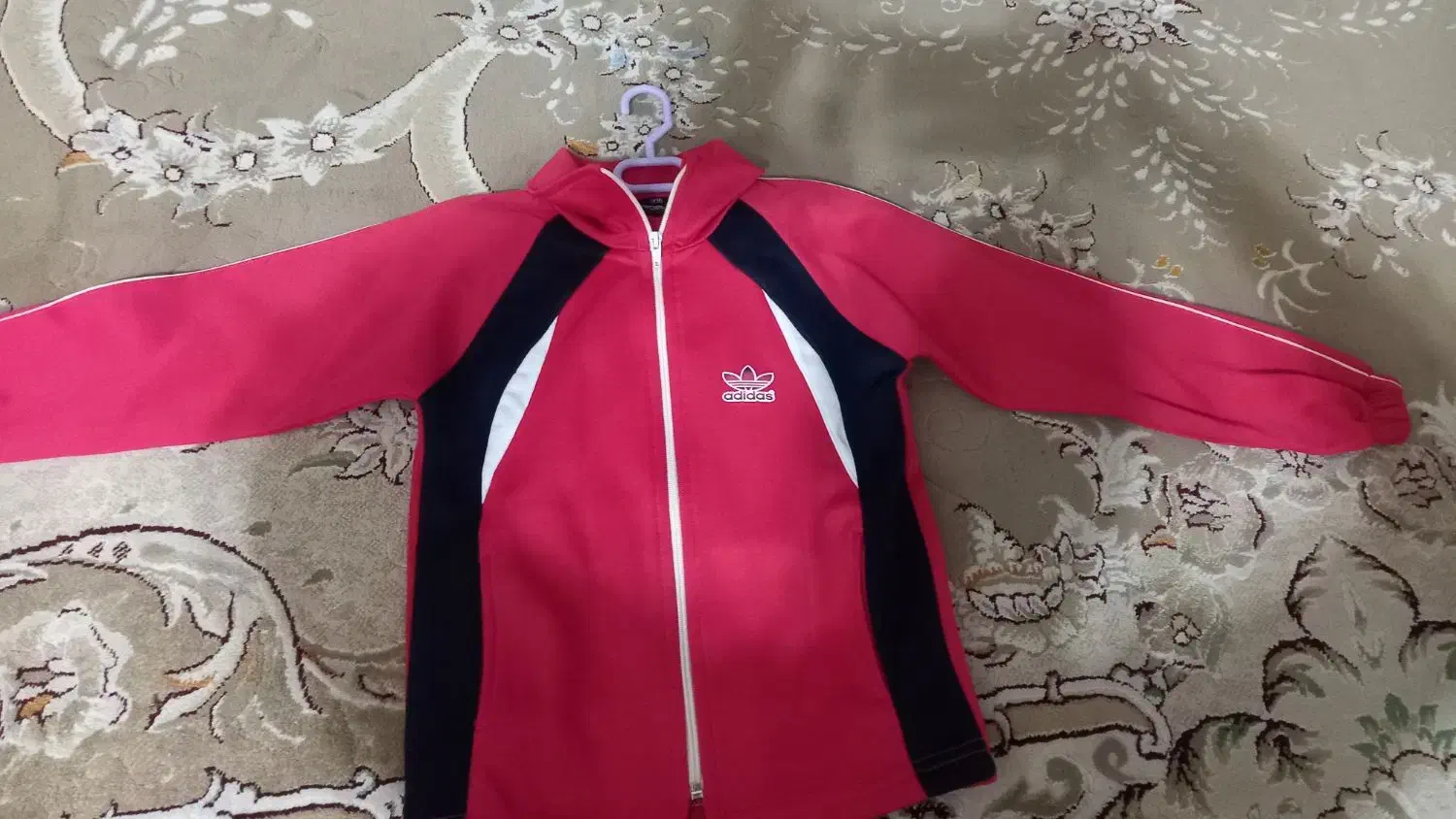 لباس ورزشی دخترانه در حد نو|لباس|نجفآباد, فیروزآباد|دیوار