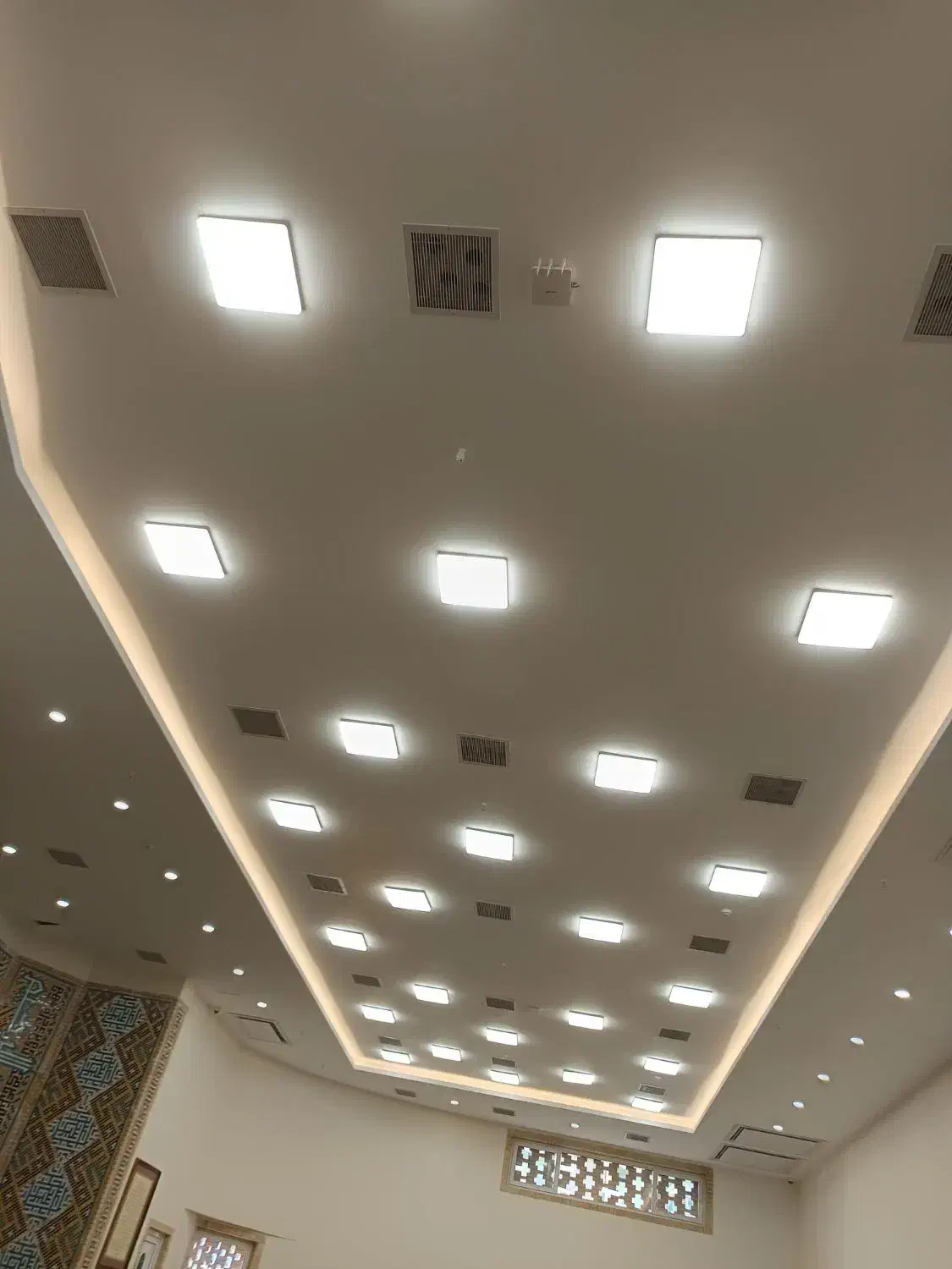 برق کاری خورده کاری|خدمات پیشه و مهارت|سقز, |دیوار