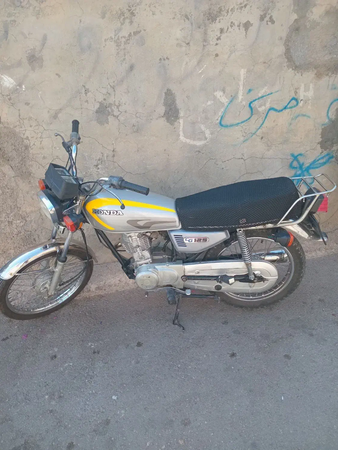 موتور هندا۱۲۵مدل ۹۳پلاک ملی مدارک کامل|موتورسیکلت|شیراز, پودنک|دیوار
