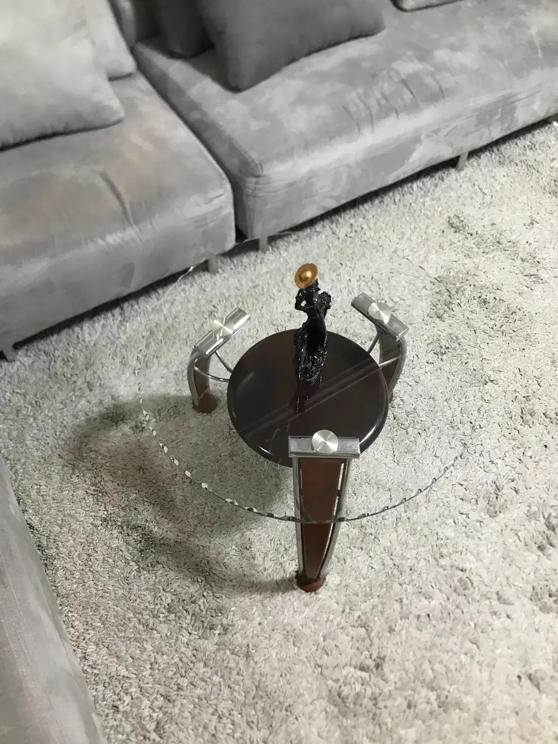 جلومبلی شیشه ای گرد وارداتی|مبلمان خانگی و میز عسلی|رشت, رشتیان|دیوار