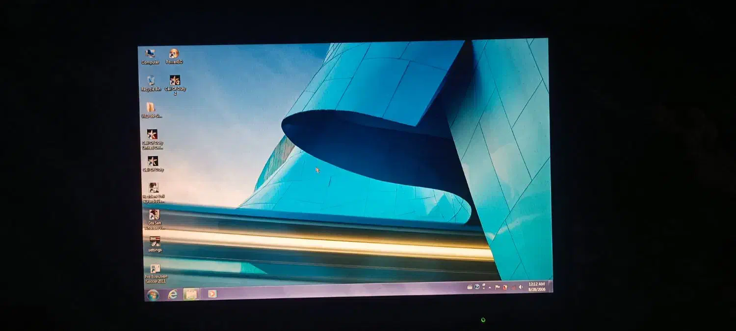 لبتاب قدیمی ولی پرسرعت هس همه چی سالم جز باطری|رایانه همراه|ارومیه, |دیوار