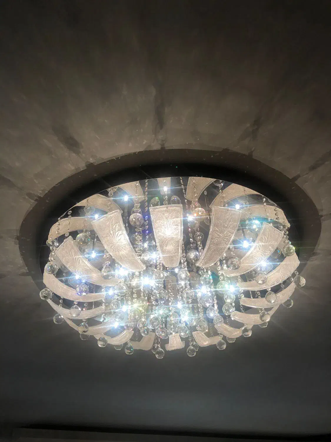 لوستر چک|لوستر و چراغ آویز|اصفهان, باغ کاران|دیوار