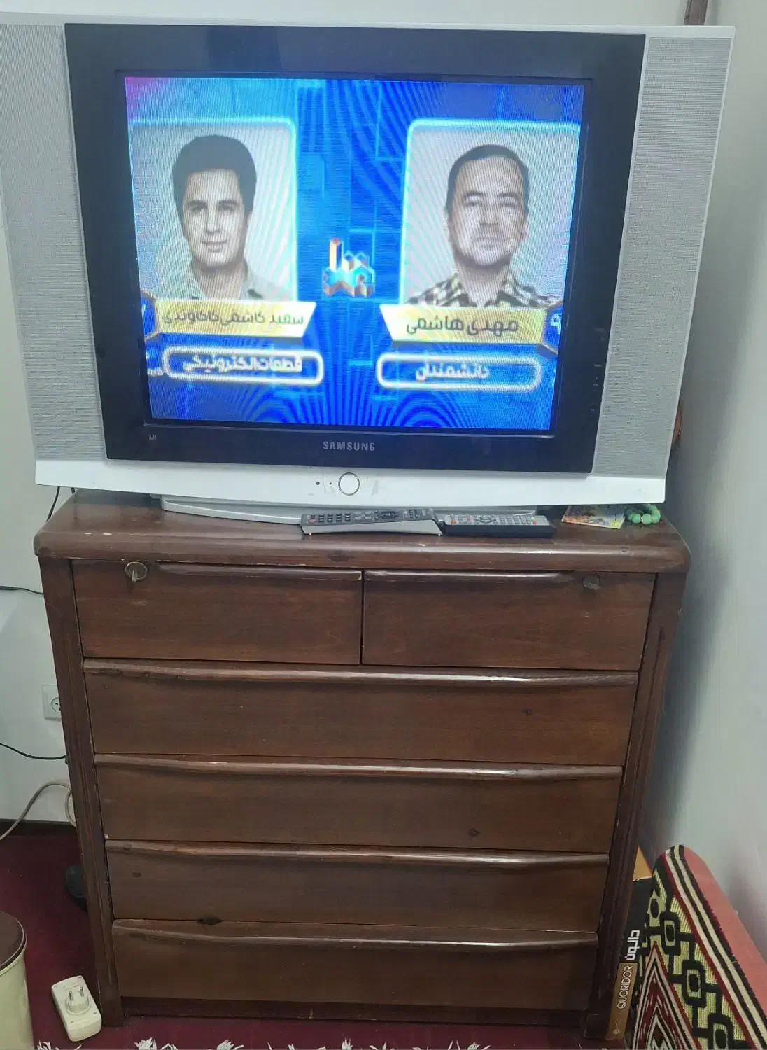 تلویزیون همراه با دستگاه دیجیتال|تلویزیون و پروژکتور|قائم‌شهر, |دیوار