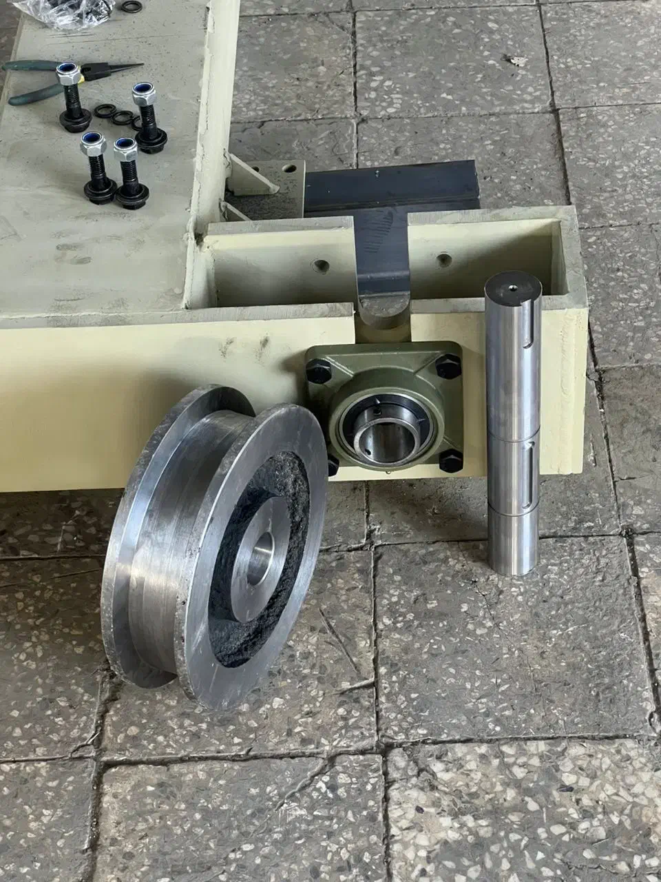 سنگبری جرثقیل دروازه سقفی سنگین صنعتی ریل راه آهن|خدمات پیشه و مهارت|بازفت, |دیوار